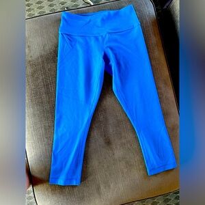 Lululemon size 4
